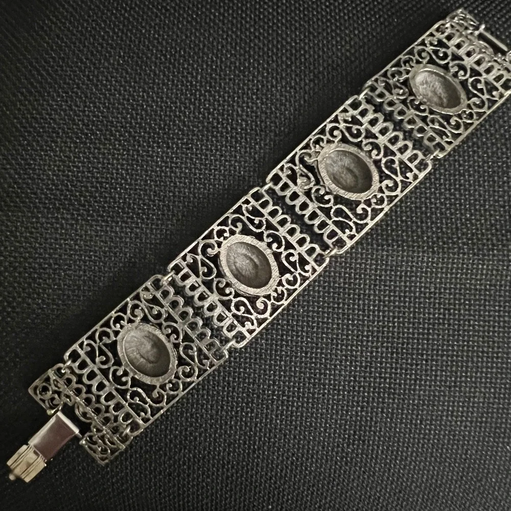 Vintage Silver Tone Filigree Panel Bracelet Ornate Shell Motif 7.25in Victorian
